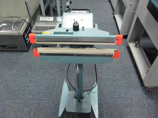 Zhejiang Tianyu Industry Co., Ltd Supplier Factory Manufacturer Make and Supply Foot Operated Impulse Sealer With Cutter Packaging Machine PFS-D-Series Foot Pedal Double Jaw Heating Poly Tubing Sealing Machine